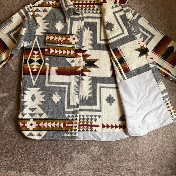 Southwestern design button up shirt - Picture 4 of 5